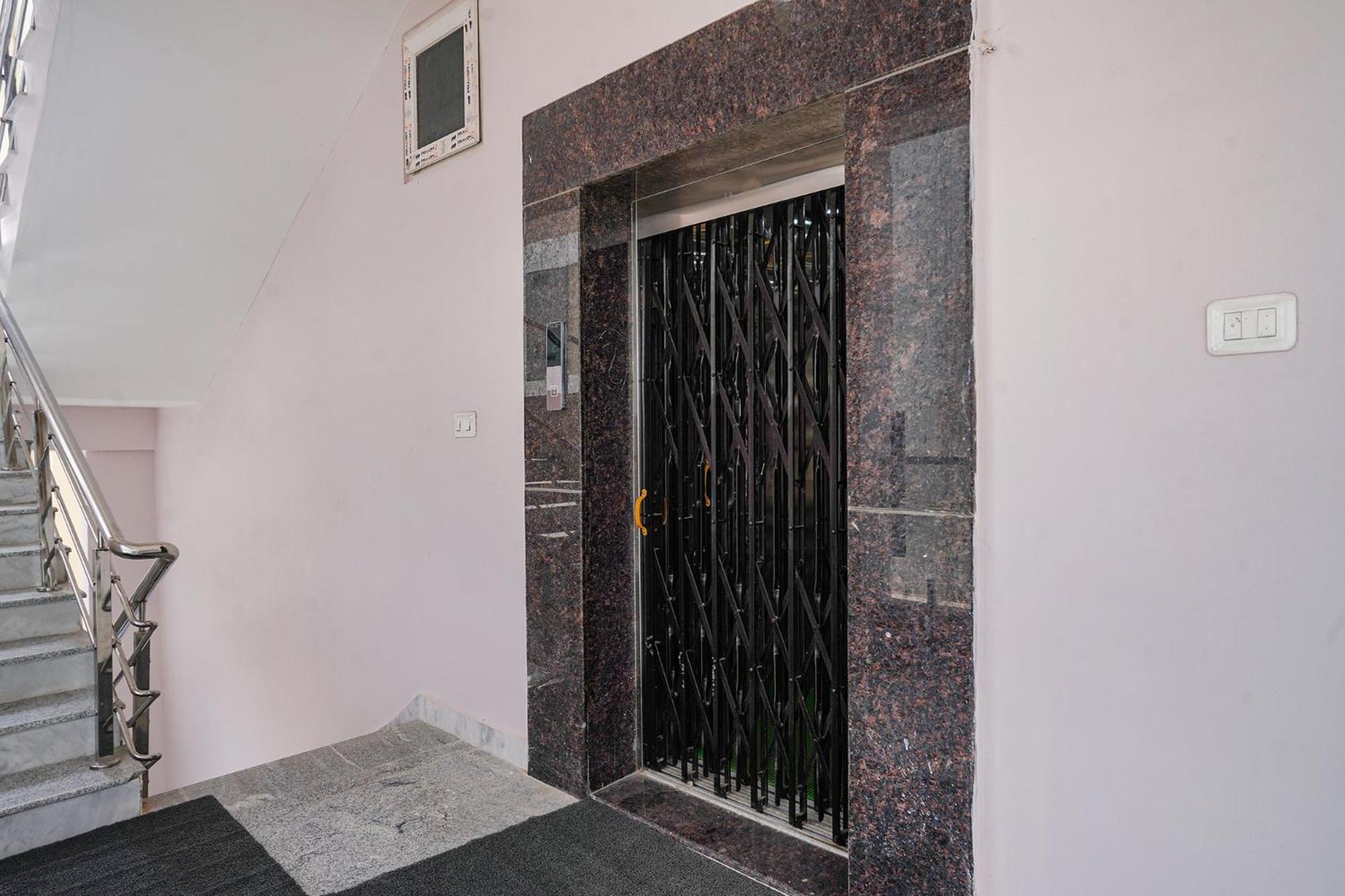 Fabhotel Perams Grand Inn - Hitech City Hyderabad Exterior photo