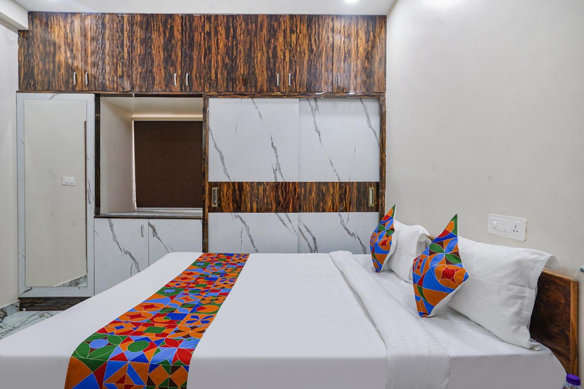 Fabhotel Perams Grand Inn - Hitech City Hyderabad Exterior photo